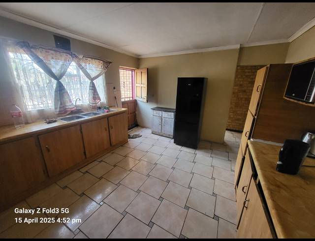 3 BEDROOM FREESTANDING FOR SALE IN KANANA